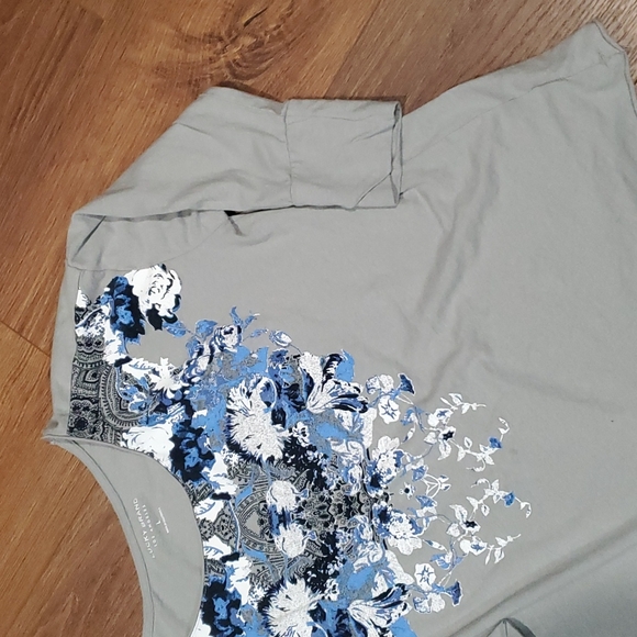 LUCKY BRAND tshirt.    #3946 - Picture 4 of 7